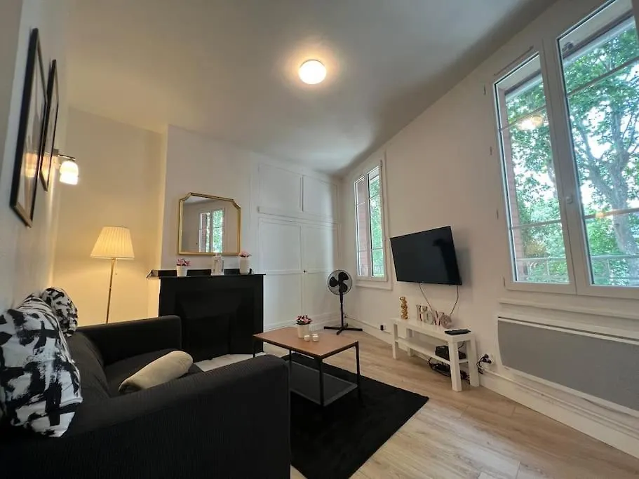 Le Castelet - Paisible T2 Proche Metro Apartment Toulouse France